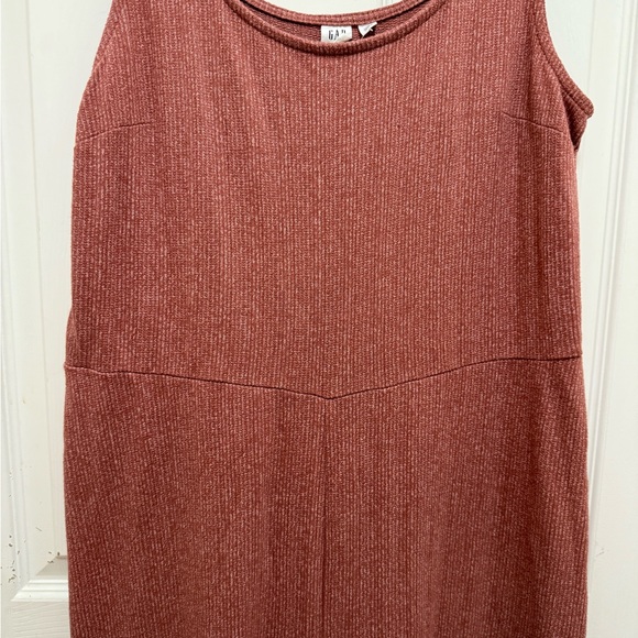 GAP Rust Sleeveless Jumpsuit with Wide-Leg Design - Picture 4 of 7